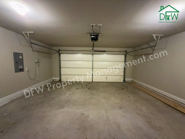 Building Photo - Modern 3-Bedroom Home with Open Layout & Large Backyard in Anna, TX