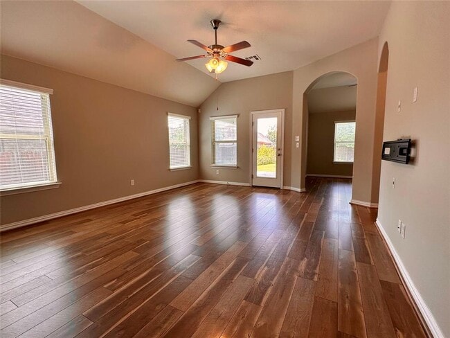 Building Photo - 202 Saffron Springs