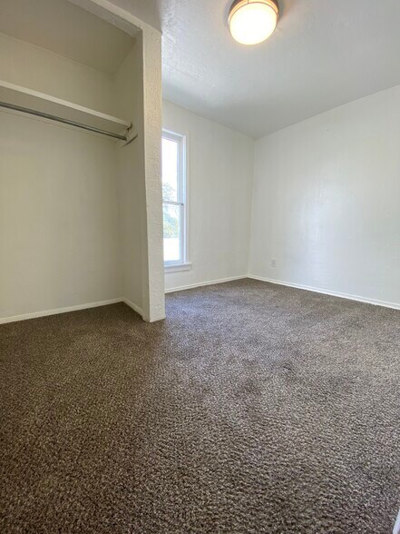 Building Photo - 1247 Quarry Ave NW