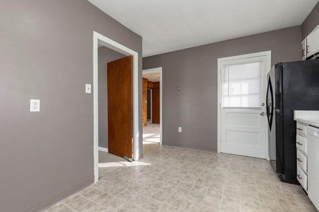 Building Photo - 3706 Chevy Chase Rd