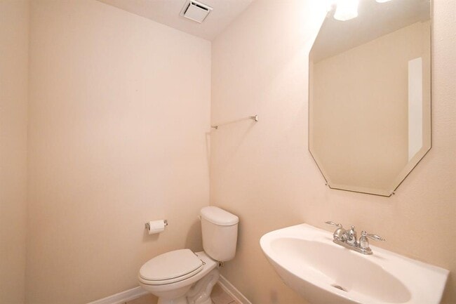 Building Photo - 13330 Vineyard Falls Dr
