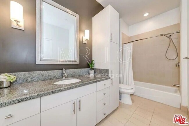 Building Photo - 3810 Wilshire Blvd