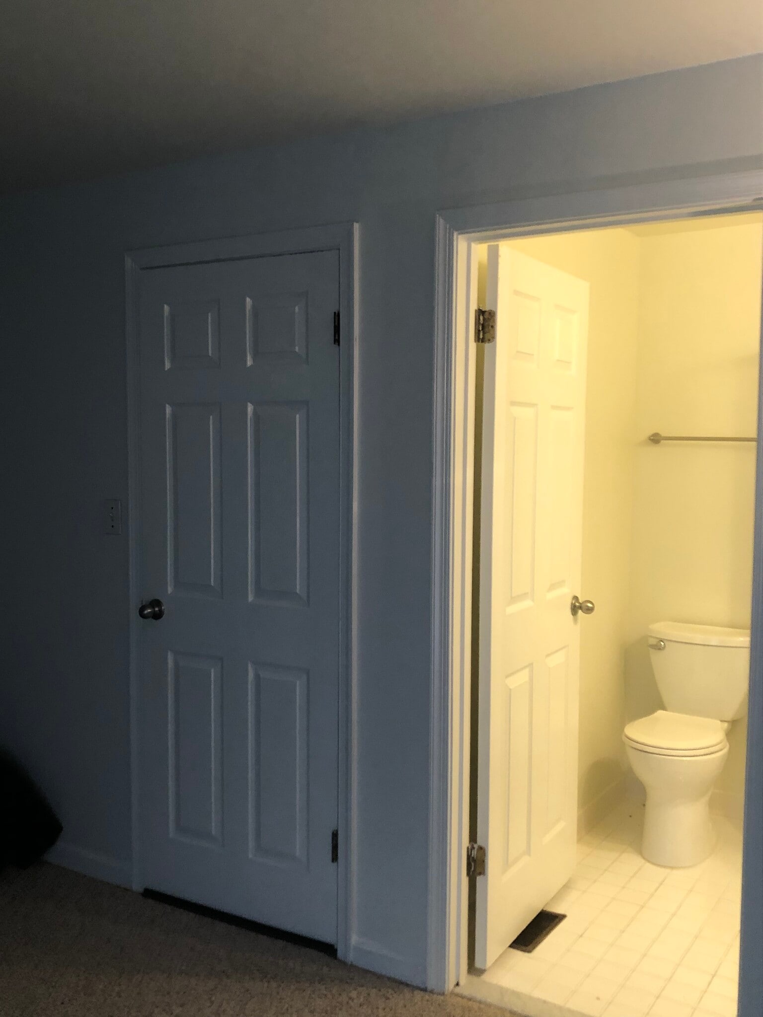 Building Photo - 911 S Charles St