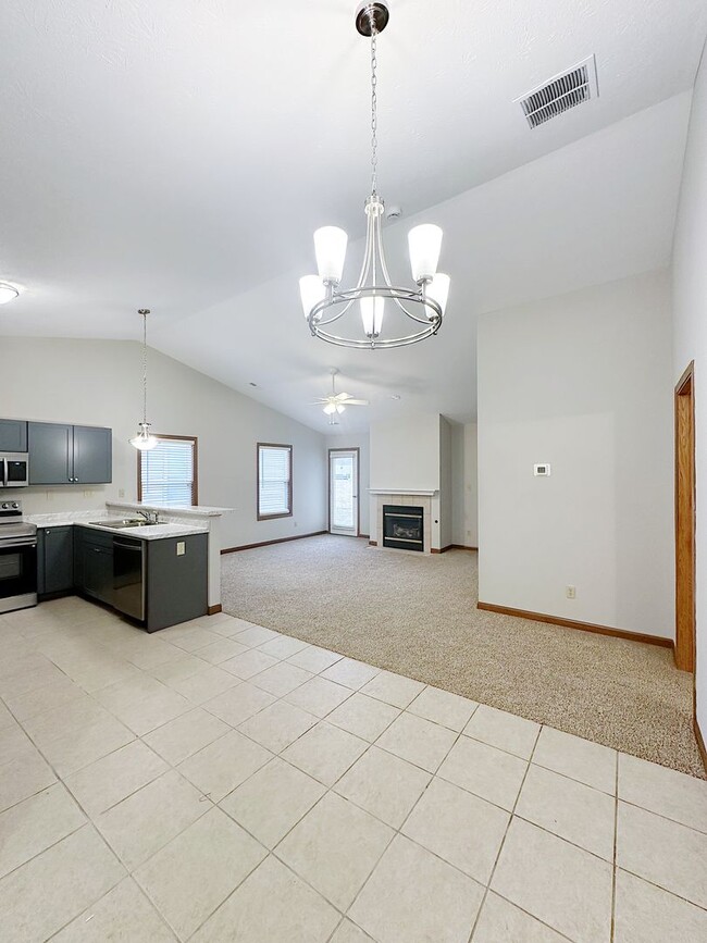 Building Photo - Spacious 3-Bedroom, 2-Bathroom Duplex with...