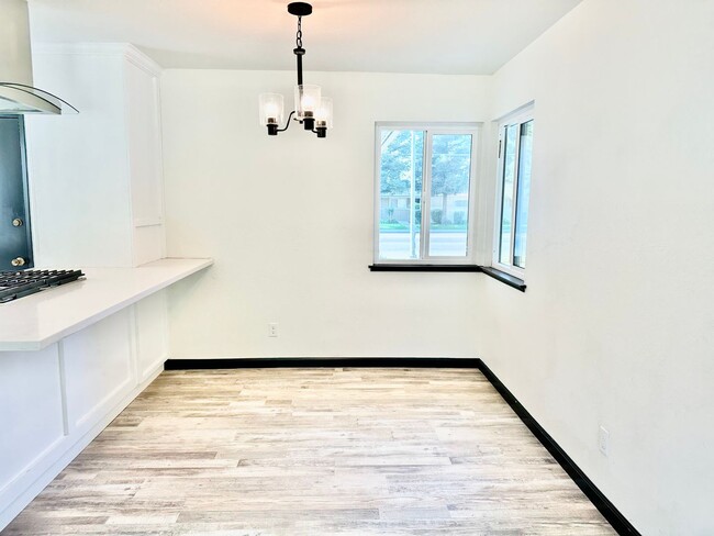 Building Photo - Clovis 3/2 with Large Lot