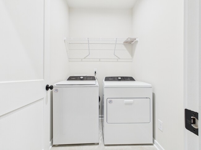 Building Photo - 9529 Munsing Dr