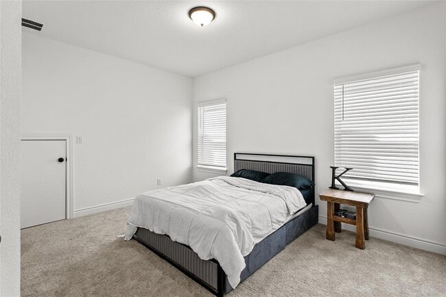 Building Photo - 481 Darley Oak Dr