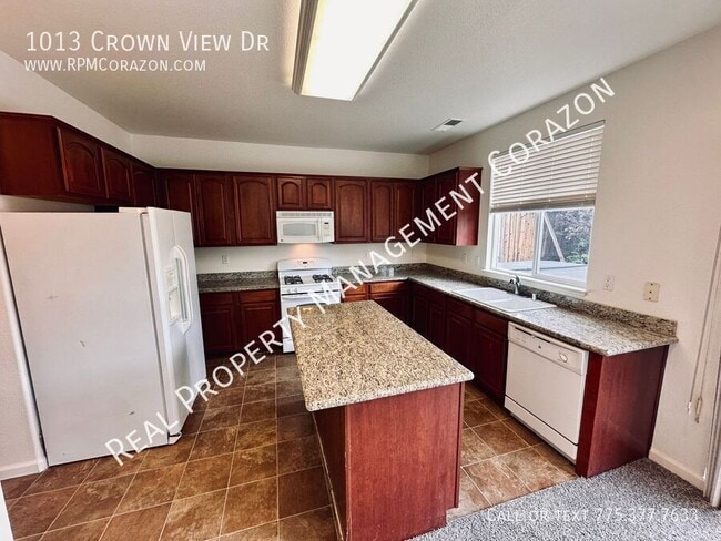 Building Photo - 1013 Crown View Dr