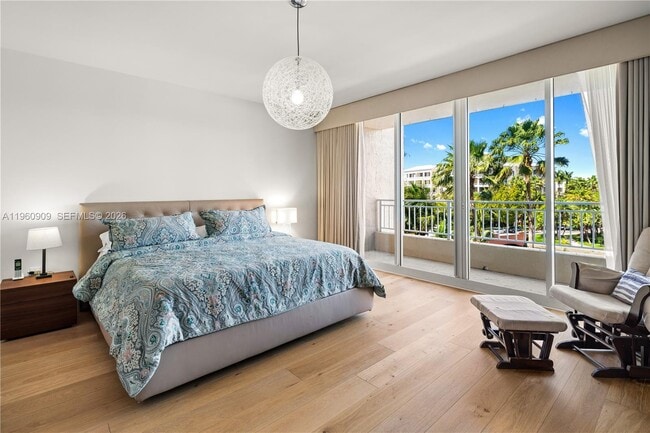 Building Photo - 765 Crandon Blvd