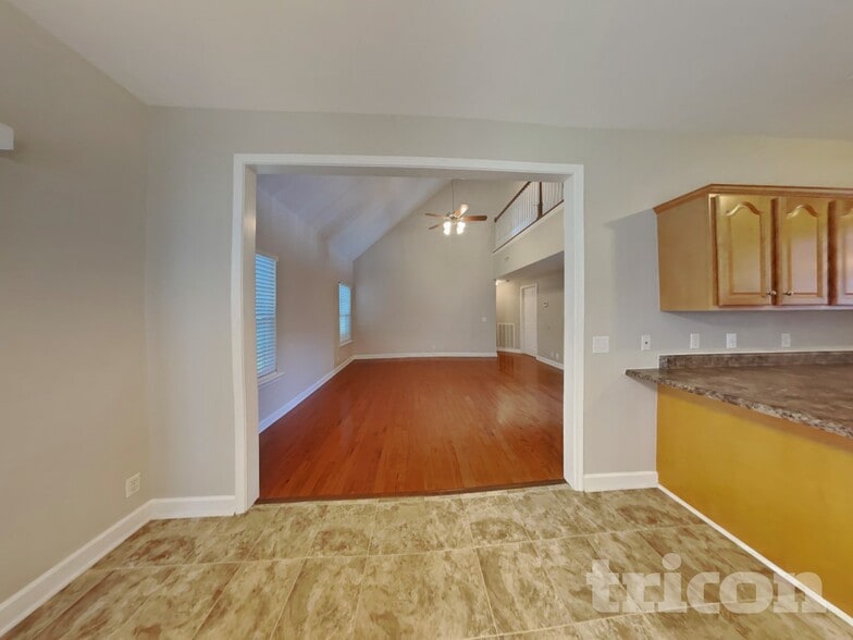 Building Photo - 217 Titans Cir