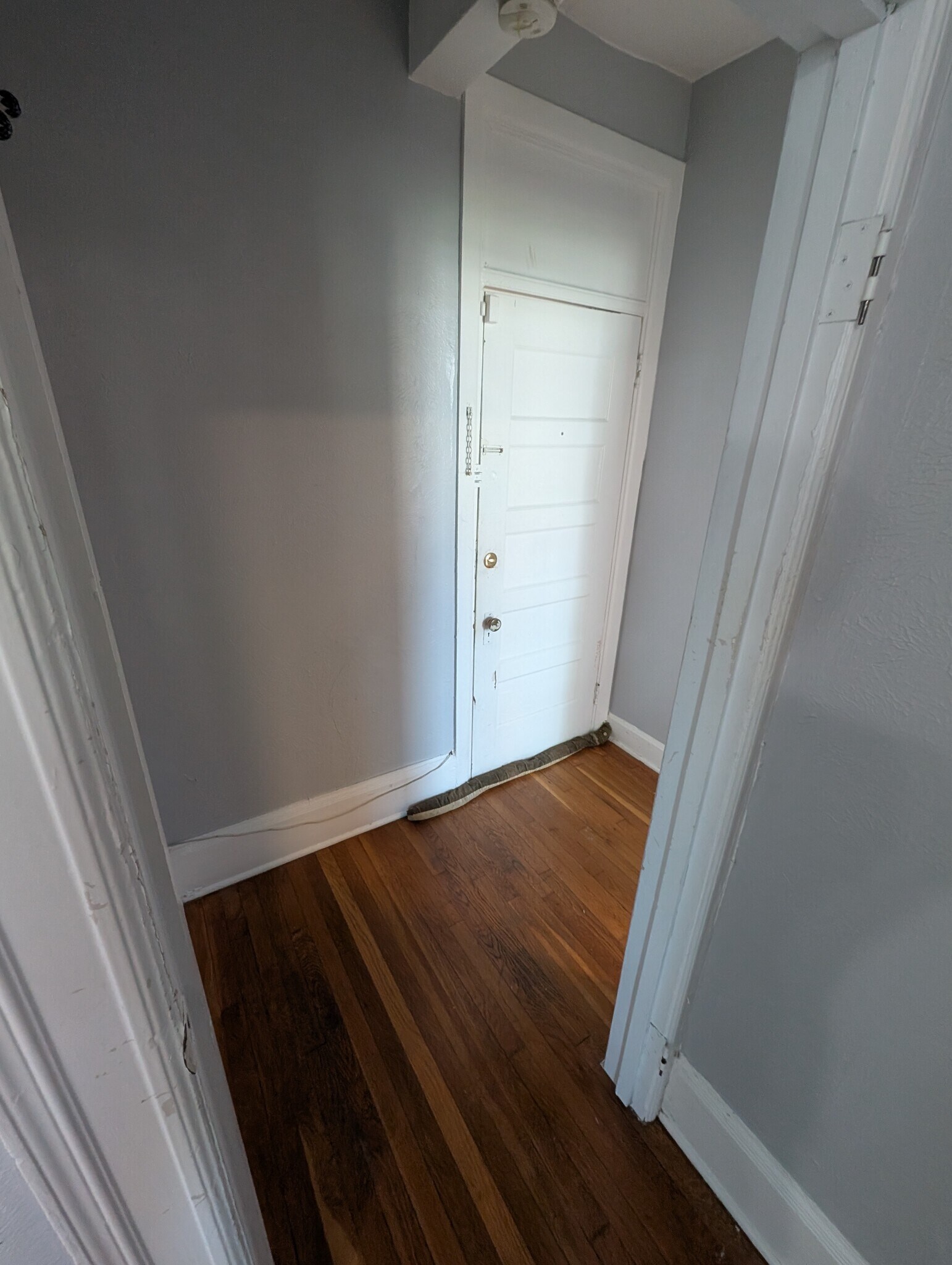 Entryway - 3404 Baltimore Ave