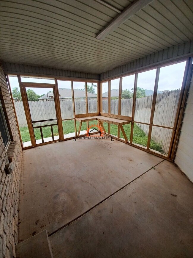 Building Photo - 4624 Sandstone Dr