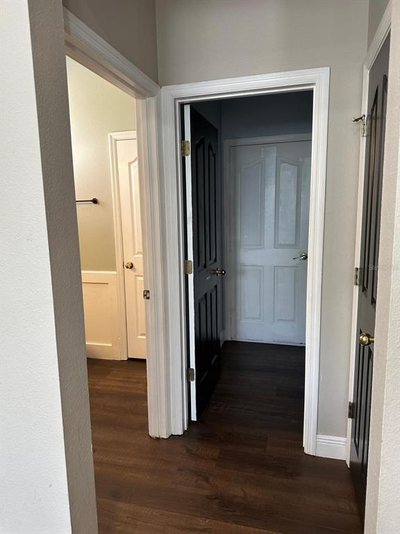 Building Photo - 211 Roseling Crossing