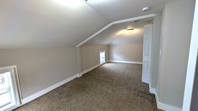 Building Photo - 417 N West St