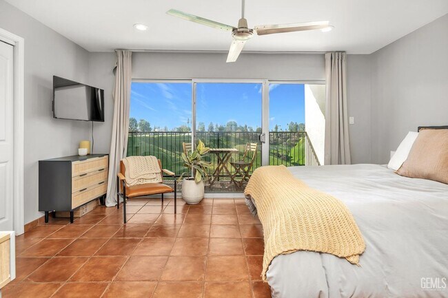 Building Photo - Park Place Condo