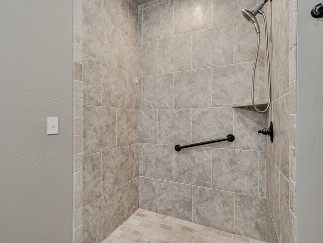 Building Photo - 5800 Campbell Creek Dr