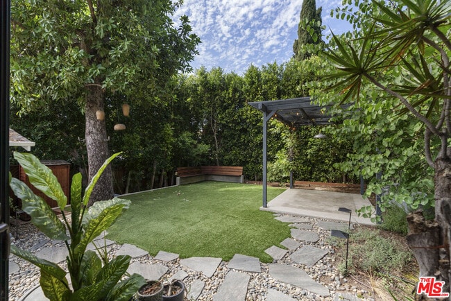 Building Photo - 4031 Camero Ave