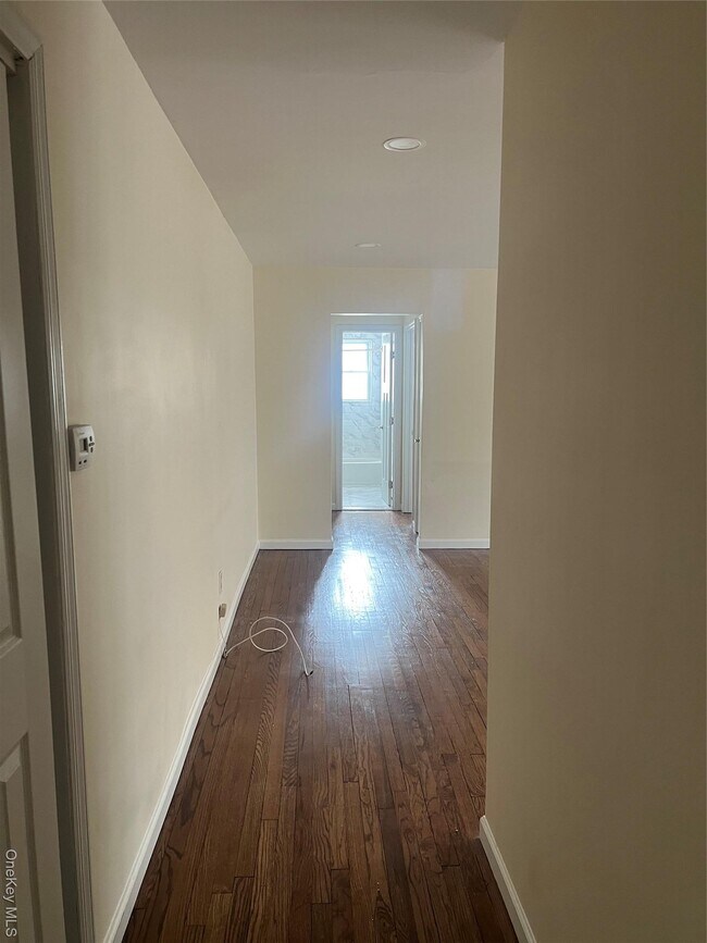 Building Photo - 239 N Middletown Rd