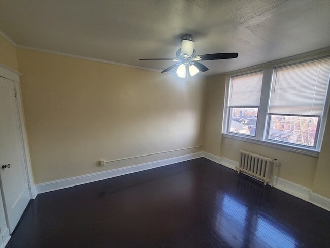 Building Photo - 415 County St