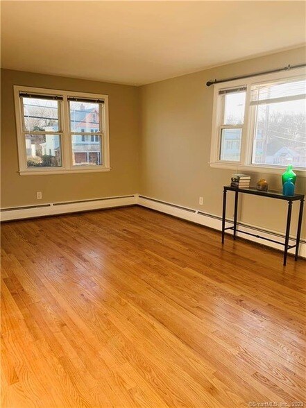 Building Photo - 280 Lighthouse Rd