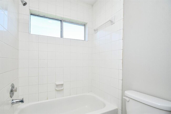 Building Photo - 5523 Poundstone Ct