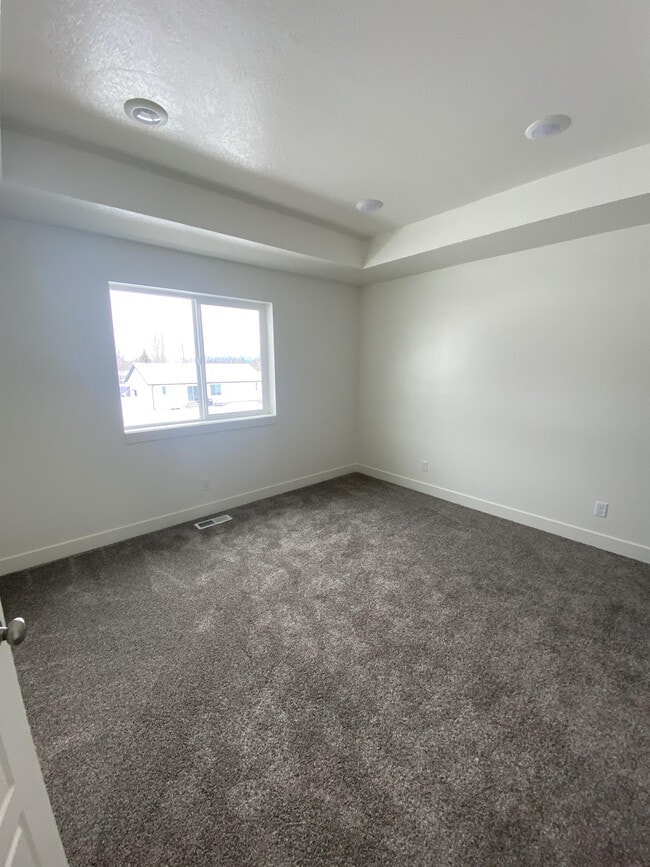 Building Photo - 51 W 440