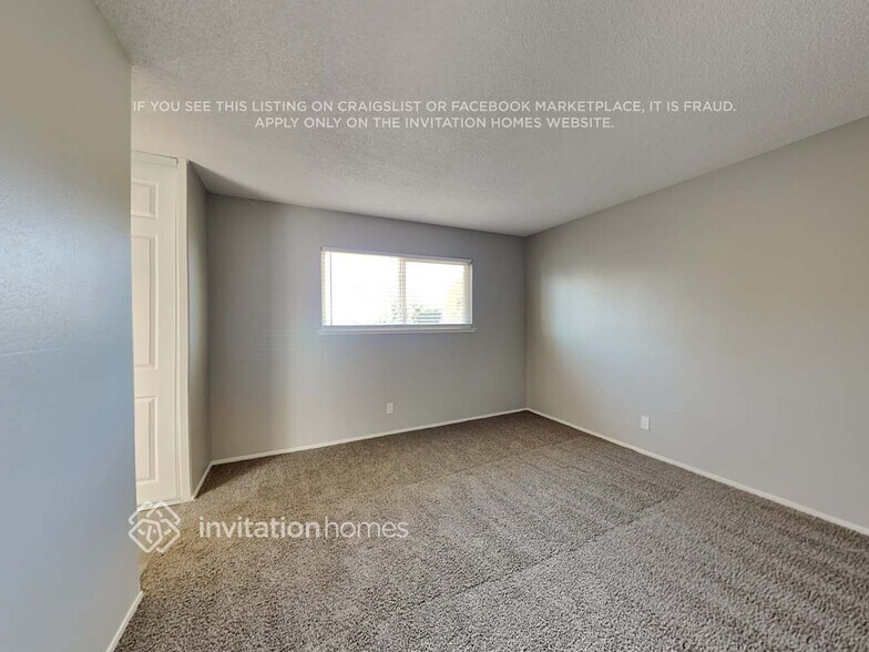 Building Photo - 259 Redwing St
