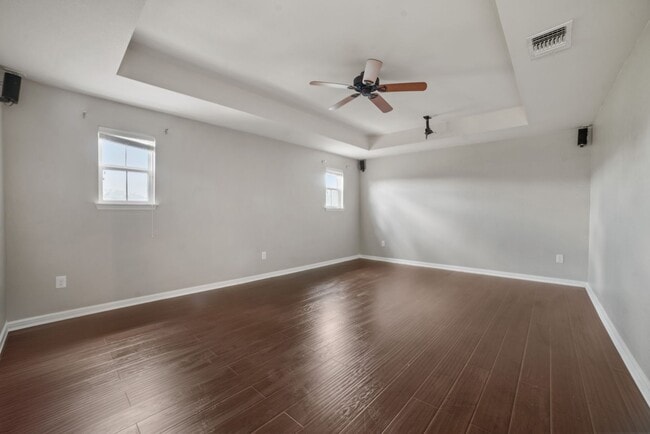 Building Photo - Gorgeous 4 Bed/ 3Bath house for rent! Avai...