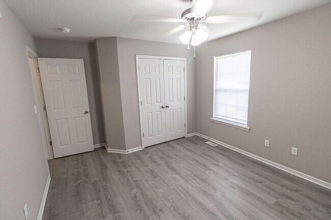 Building Photo - 4001 Snowy Owl Dr