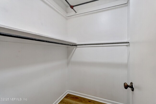 Building Photo - 3400 Red Oak Cir