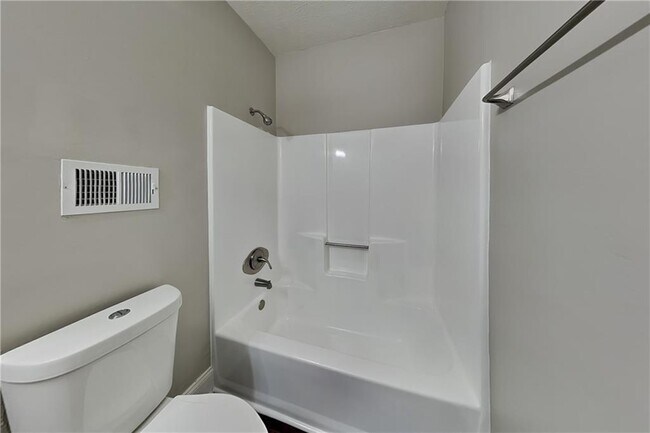 Building Photo - 6627 Windwood Cir
