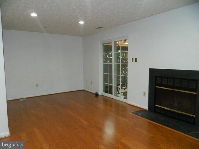 Building Photo - 18520 Cherry Laurel Ln
