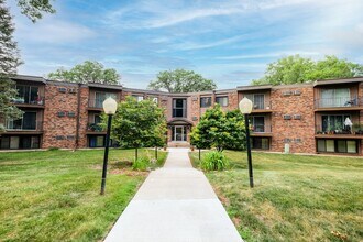 Building Photo - Lakehill Apartments
