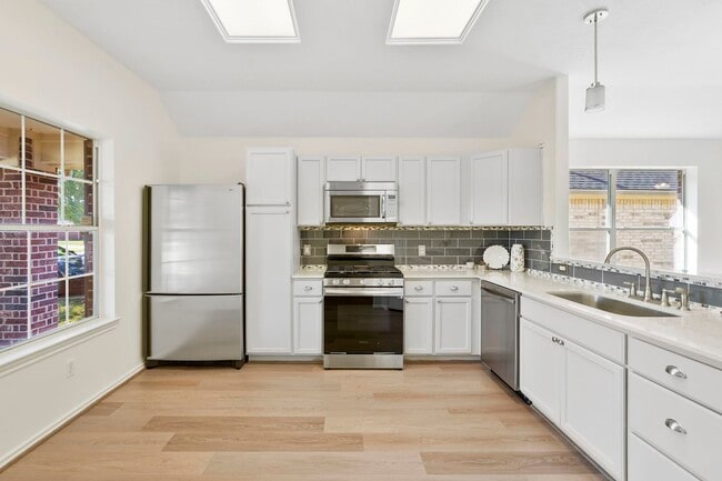 Building Photo - 22015 Bronze Leaf Dr