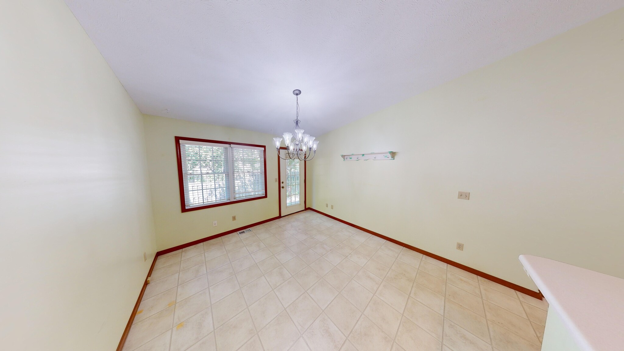 Building Photo - 3209 Sequoia Dr