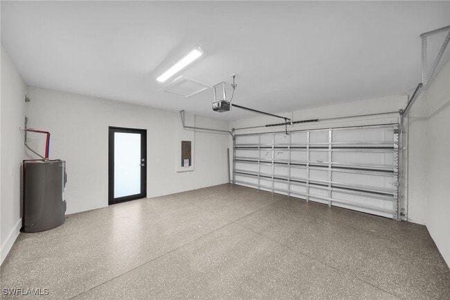 Building Photo - 848 Calumet St E