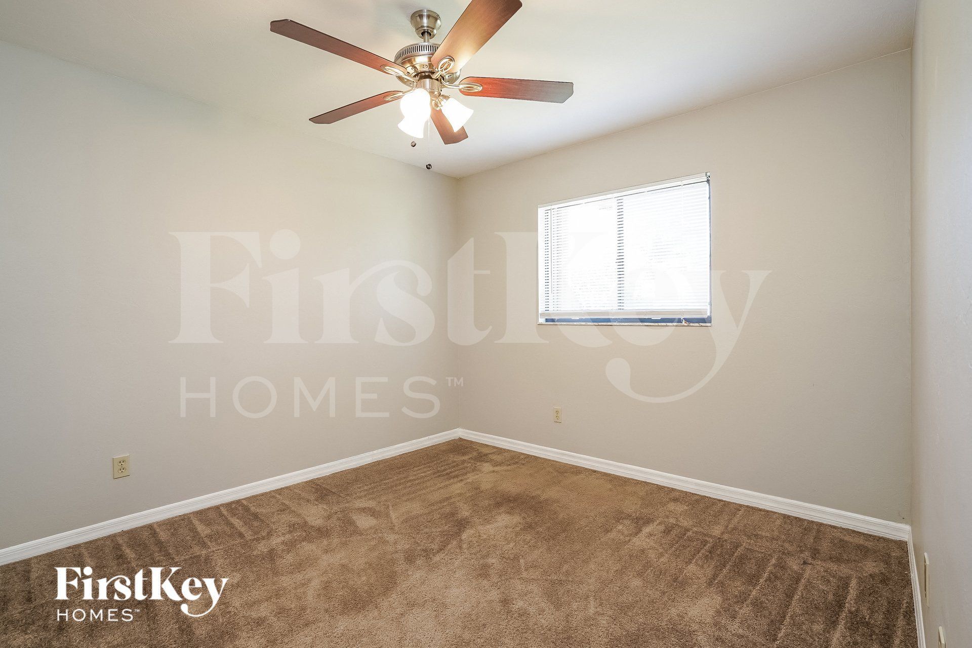 Building Photo - 3325 SW 6th Ave