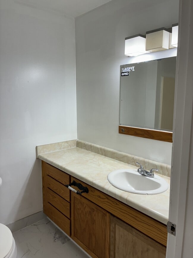 Building Photo - 6186 W Grenada St