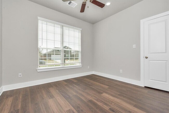 Building Photo - 10638 Cascade Crk Dr