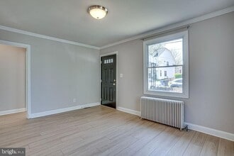 Building Photo - 859 N Abingdon St