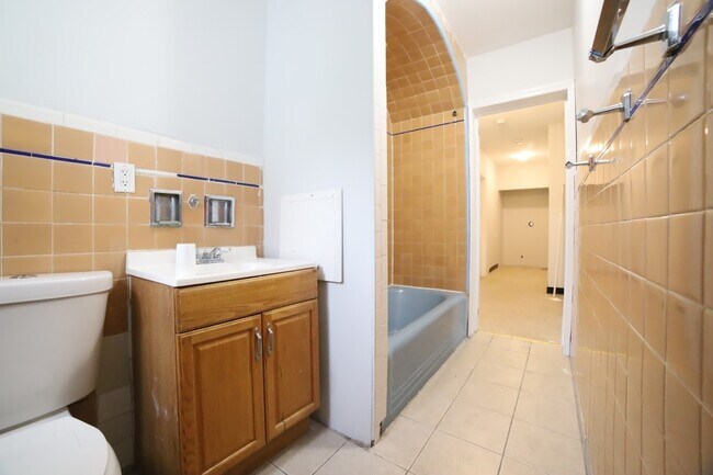 Building Photo - 223 Fairmount Ave