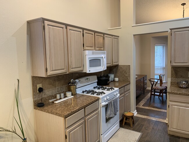 Kitchen - 3826 Tavern Oaks