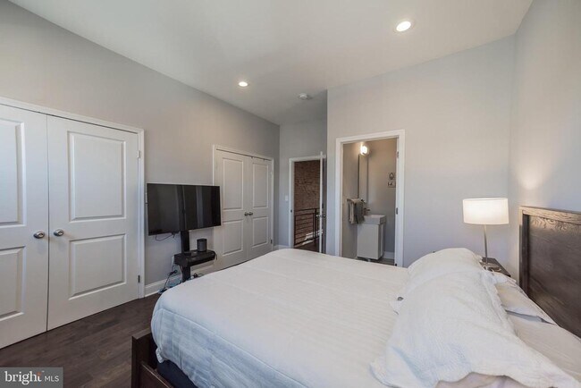 Building Photo - 1131 S 23rd St