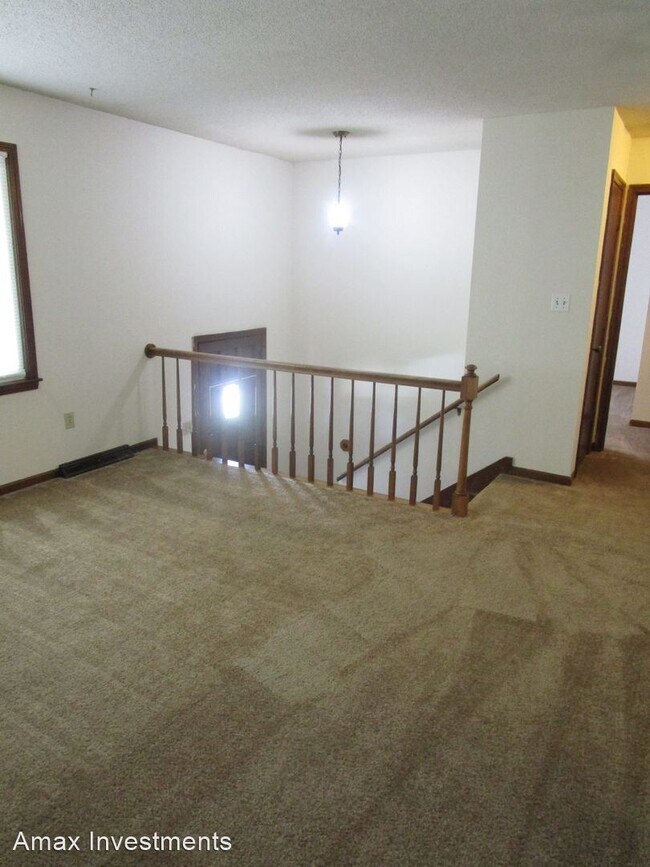 Building Photo - 1801-1803-1803 Garden Dr