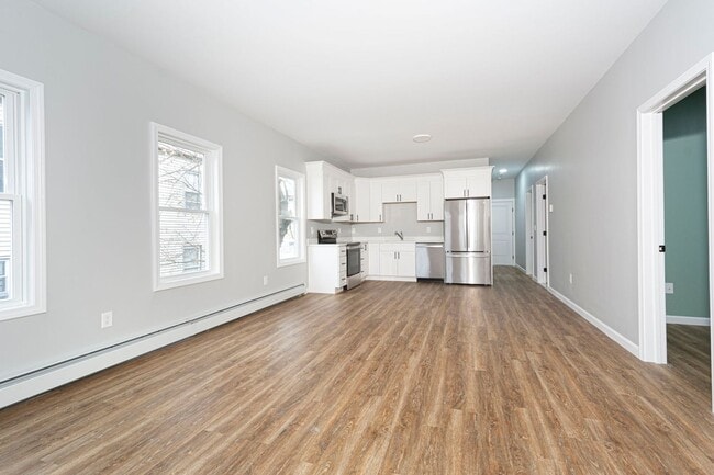 Building Photo - Remodeled 3 bedroom 1 bath 3rd floor.