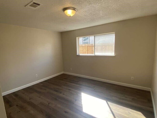 Building Photo - 11503 Bay Cedar Dr