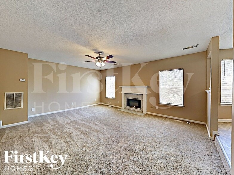 Building Photo - 164 Penny Ln