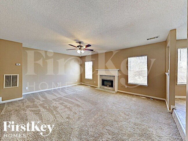 Building Photo - 164 Penny Ln