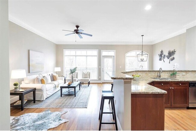 Building Photo - 5408 Glenridge Cove NE