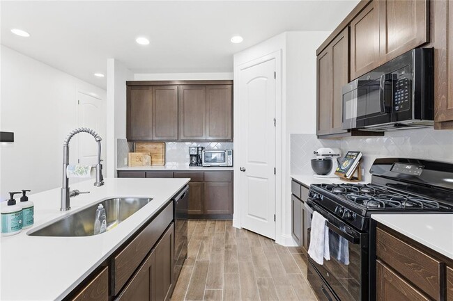 Building Photo - 11320 Comano Dr